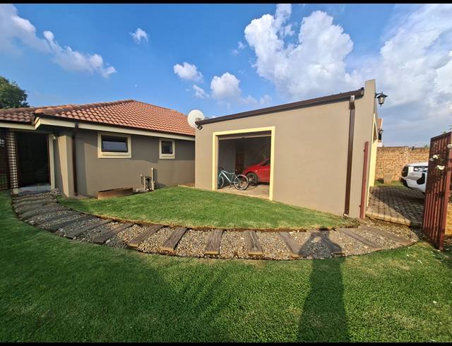 3 BEDROOM FREESTANDING FOR SALE IN PARKRAND